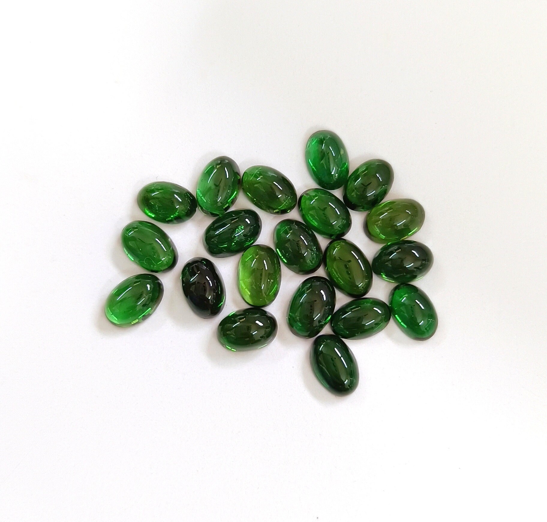 天然グリーントルマリンオーバルカボション（4 x 6 mm） - Etsy 日本