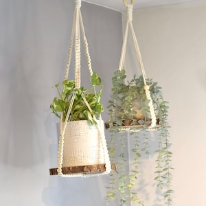 Pflanzenaufhänger keine Quaste drinnen, hängender Pflanzer mit Holzscheibe, Innenwand-Blumentopfhalter, Makramee-Holzdeckenregal für Pflanzen
