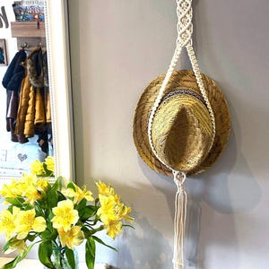 Macrame Single Hat Holder, Natural Hat Display, Decorative Headwear Rack Storage, Boho Straw Hat Hanger, Unique Knotted SunHat Stand