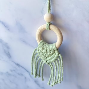 Akcesoria do zawieszania lusterek samochodowych dla kobiet, żółte makramy drewniane dyfuzory samochodowe, ochrowa mała sztuka ścienna, minimalistyczny zielony urok samochodu lato