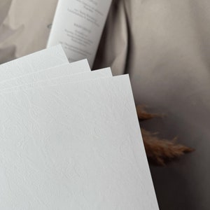 5 feuilles de papier : 250g papier texturé « aspect cuir » DIN A4 | Pour les projets de bricolage, la papeterie de mariage et les cartes d'invitation