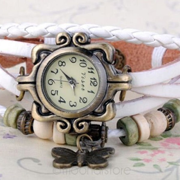 Lederarmband mit Uhr, weiß, stylisch verziertes Lederarmband mit integrierter Uhr in Vintage-Optik