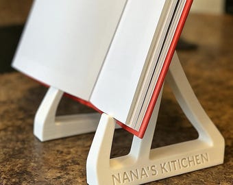3D Printed Recipe Stand – Custom Text & Color | Modern Cookbook Holder for Kitchen, Tablet, iPad | Personalized Gift for Cooks