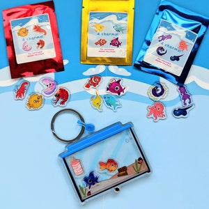 Cute Aquarium Refillable Shaker Keychain ~ Acrylic Charms, Openable, Fish, Aquarium Design, Ocean, Sealife, Shaker, Fun Unique Gift