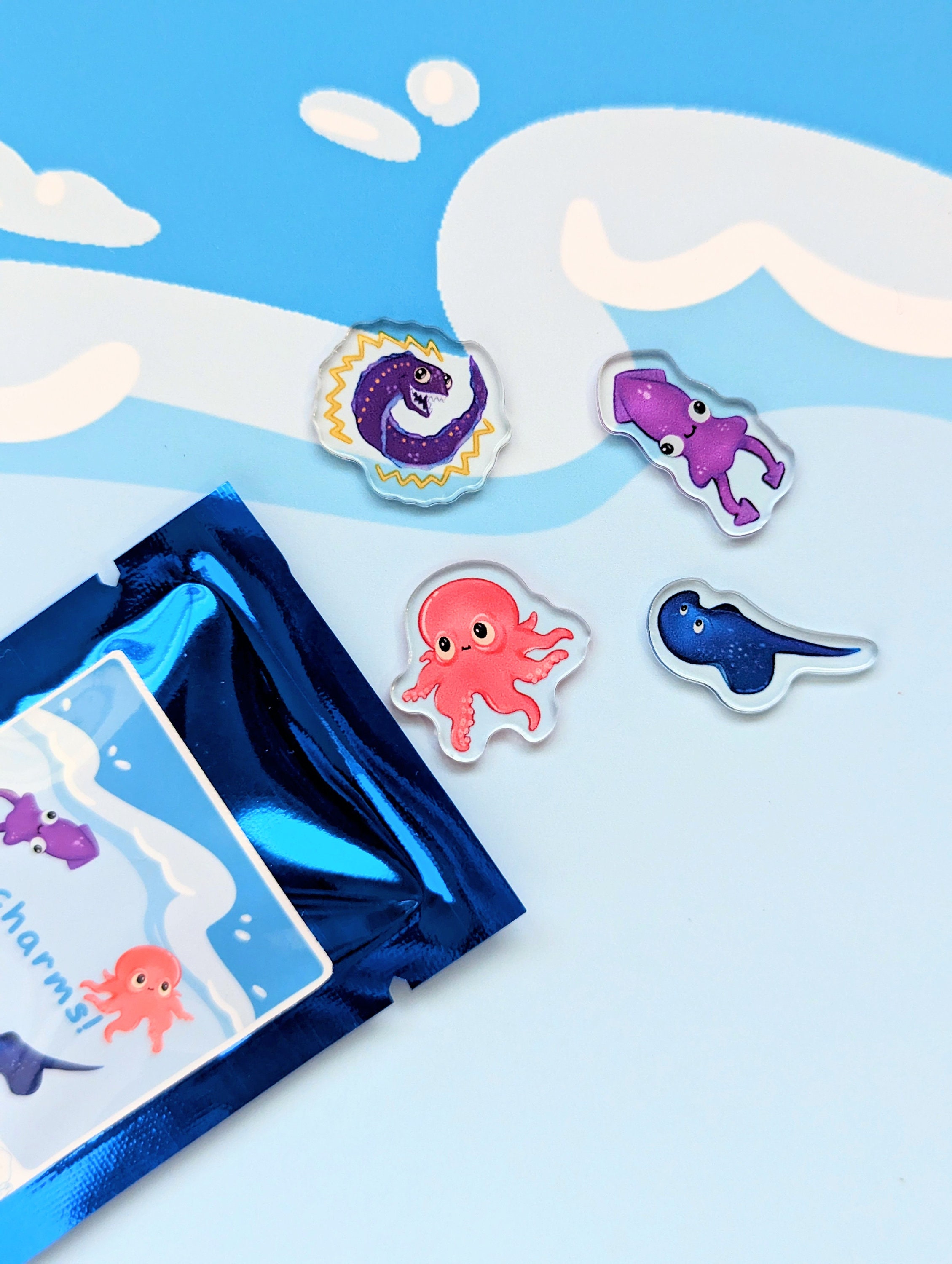 Cute Aquarium Refillable Shaker Keychain ~ Acrylic Charms