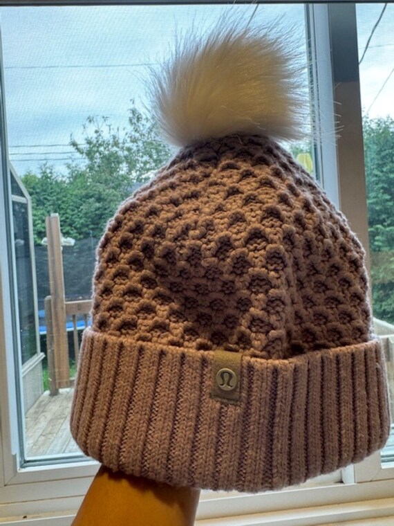 Vintage Lululemon Sherpa Weave Pom Beanie , Authentic