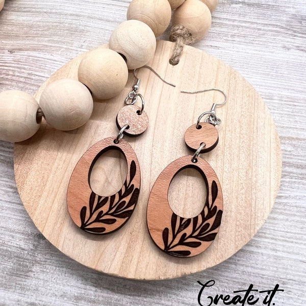 Floral Monogram Earrings SVG. Glowforge Tested. Leopard Earrings SVG. Oval wood earrings svg. 3 different floral files included.