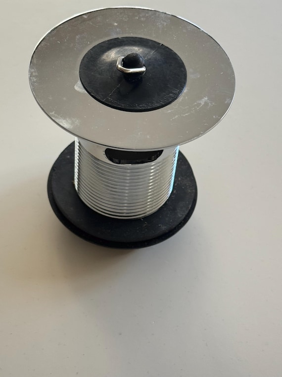 Belfast Kitchen Sink Waste with plastic Plug - Chrome Plated