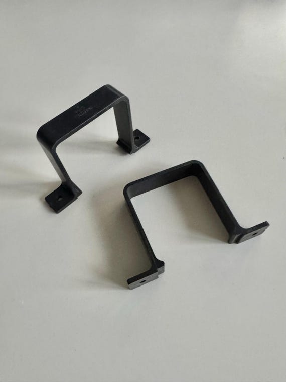 Flush Rainwater Downpipe / Fallpipe clips 68mm Square  Black pk 2