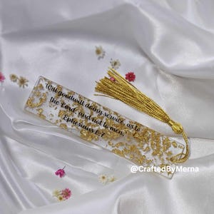 Custom Resin Bookmark with Dried Flowers – Personalized Handmade Epoxy Bookmark with Tassel – Gift for Book Lovers, Teachers, Readers