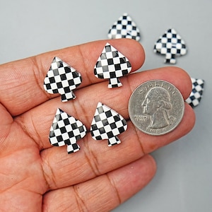 Cabochão de xadrez de cartas de espadas Pedras preciosas soltas Pedras preciosas nativas Amuletos Suprimentos para joias ocidentais Tábuas de contas Pedras preciosas de escultura lisa