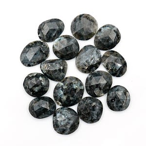 Cabujón de larvikita labradorita natural talla rosa, piedra preciosa de larvikita de forma libre, paquete al por mayor de larvikita para la fabricación de joyas