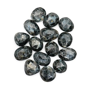 Cabujón de labradorita, feldespato larvikita natural llamativo, piedra lunar negra de forma libre, venta al por mayor para la fabricación de joyas.