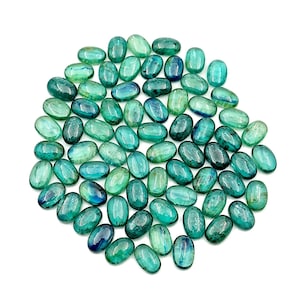 Lote de atacado de cianita verde natural, cabochão de cianita calibrado, cabochões de cianita ovais de 8 x 12 mm, cristal de cianita genuíno, pedra preciosa de cianita