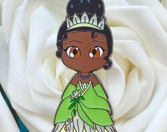 Chibi Tiana Fantasy Emaille Pin - Grünes Kleid