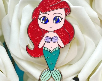 Chibi Ariel Fantasy Emaille Pin - Glitzer Meerjungfrau