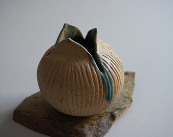 Handmade ceramic vase / Textured vase / Modern pottery / Wabi-Sabi ceramic vase / Flower vase / Home decor / Wedding gift / Boho decor/ Gift