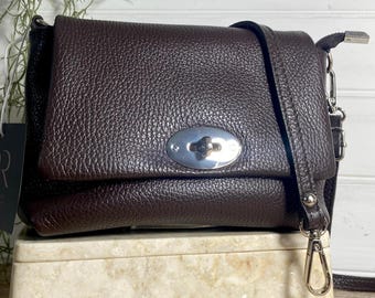 Chocolate Brown Leather Bag, Dark Brown Bag, Chocolate Purse, Dark Brown Purse, Twist Lock Bag, Designer Style Bag, Brown Bag, Old Money Bag
