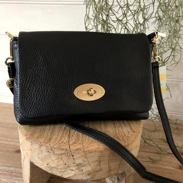 Old Money Bag, Black Twist Lock Leather Bag,  Black Leather Handbag, Classic Black Bag, Toggle Bag, Gold Hardware Bag, Black Shoulder Bag