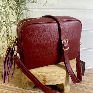 Burgunder Ledertasche, Dunkelrote Ledertasche, Kirschrote Tasche, Weinrote Quaste Tasche, Burgunder Crossbody, Burgunder Disco Tasche, Kastanienbraune Ledertasche