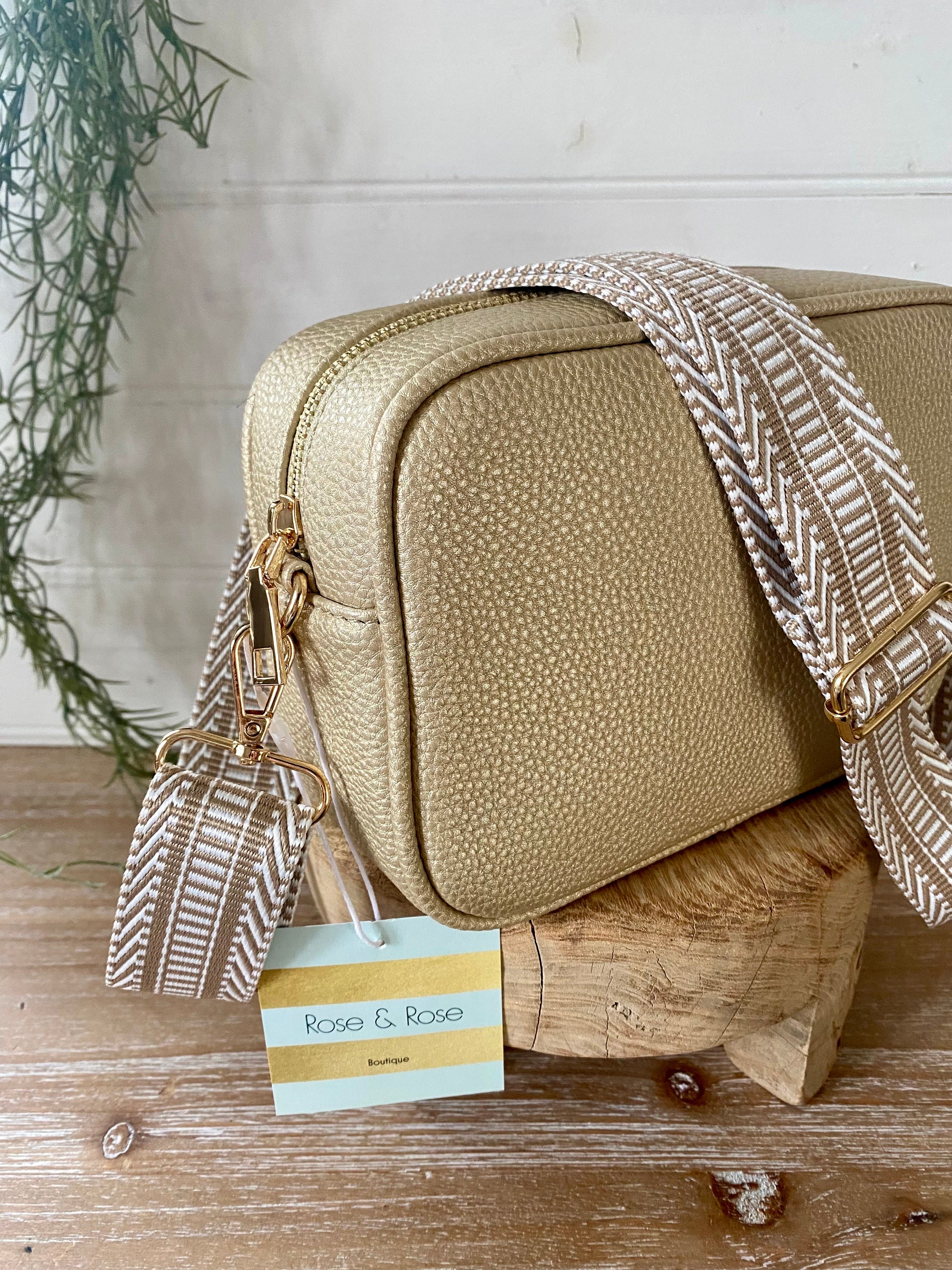 MCM★素敵！Dog Berlin Gold Drawstring Cross body Bag MCM☆素敵！Dog Berlin Gold Drawstring Cross body Bag last