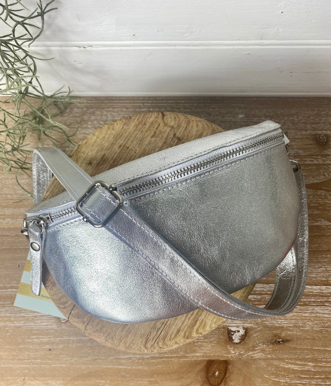 Wallet body bag／ミニポーチ付／silver Silver Leather Astor Convertible Crossbody