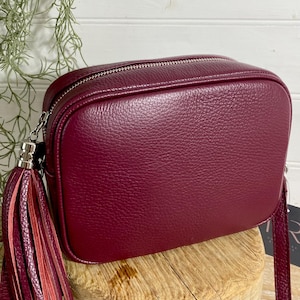 Burgunder Ledertasche, Dunkelrote Ledertasche, Kirschrote Tasche, Weinrote Quaste Tasche, Burgunder Crossbody, Burgunder Disco Tasche, Kastanienbraune Ledertasche