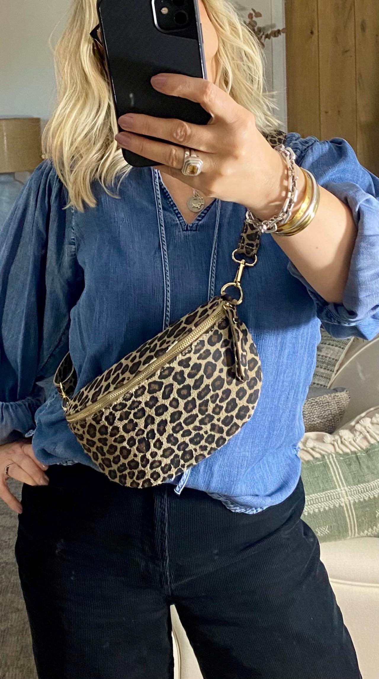 小物 Polartec Sling Bag Leopard Buy Supreme Polartec Sling Bag 'Leopard' - FW24B3 LEOPARD | GOAT