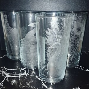 孔雀の手彫りドリンクグラス（4個セット）