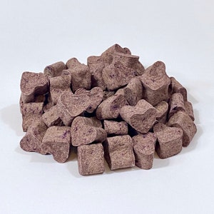 Blueberry Mini Heart Treats | 100% Organic and Healthy Treats for Rabbits, Guinea Pigs, and Other Small Pets