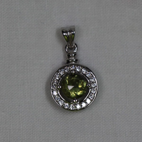 Green Sapphire gemstone, Natural Sapphire, Green gemstone, Natural Sapphire necklace, Sapphire pendant, Sapphire on sterling silver 925