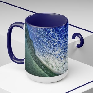 Kubek do kawy 15 uncji, ceramiczny, dwukolorowy, z uchwytem w kształcie litery C, błyszczącym wykończeniem, podwodny krajobraz oceaniczny.
