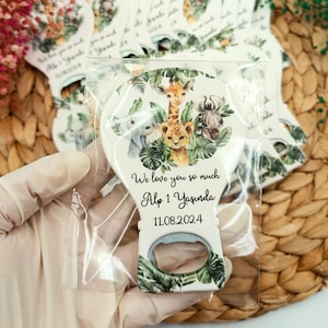 Apribottiglie magnetico personalizzato per baby shower a tema safari, ideale per compleanni o battesimi, perfetto come bomboniera per neonati maschi