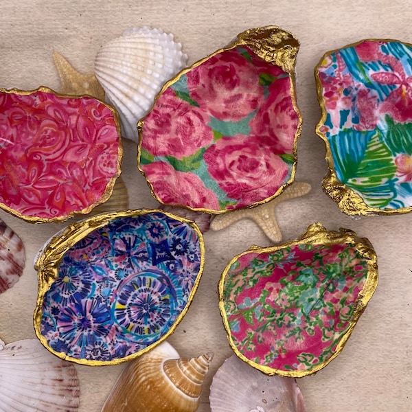 Lilly Inspired Oyster and Clam Shells for Ring Holder