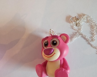 Lotso (young/baby Teddy bear) - Lots-o'-Huggin'-Bear - Toy Story 3 - Remember When - Disney Doorables Jewelry - Necklace