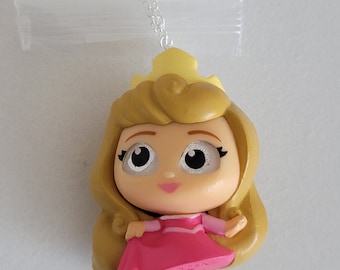 Aurora (pink) - Sleeping Beauty - Disney Doorables Jewelry - Necklace