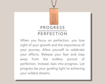 Collar con etiqueta inspiradora / Progreso sobre la perfección / Atención plena, afirmaciones positivas