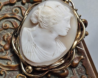 Antique Large Gold Tone Shell Cameo Brooch with Greek/Roman Goddess - Victorian Era