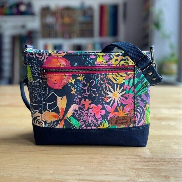 Medium Crossbody Bag - bright floral