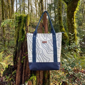 Grand sac de voyage - topographie crème/marine (toile d'extérieur)
