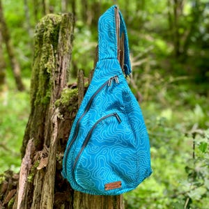 Sling Bag, sac à dos une épaule - topographie bleu sarcelle (toile recyclée)