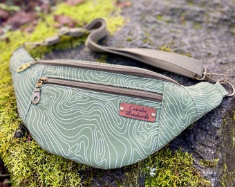Riñonera, bolso bandolera (varios tamaños) - topografía oliva, lona reciclada