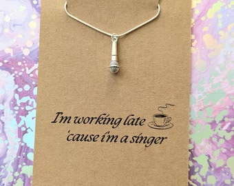 Collar Sabrina, cantante Sabrina, corto Sabrina, Sweet Merch, Espress, estoy trabajando hasta tarde, carpintero, collar de cantante, correos electrónicos que no puedo, por favor, sa