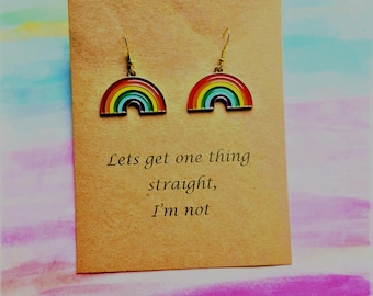 Orecchini divertenti gay, orecchini Pride, orecchini arcobaleno, orecchini queer, orecchini gay, orecchini LGBTQ, regalo per il mese del Pride, regali arcobaleno