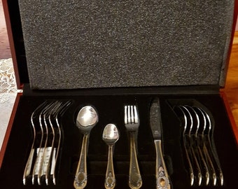 German cutlery SBS Solingen people 24 pieces stainless steel and gold in wooden box cutlery.