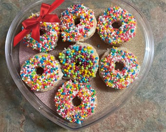 Leckere HANDMADE DOG TREAT Party Pack 7er Packung Hunde Donuts