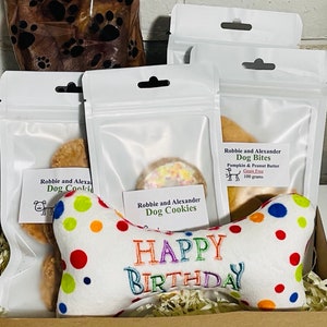 Delicious HANDMADE DOG TREAT Birthday Grazing Box - Dog Cookies Dog Biscuits Grain Free Dog Doughnuts Puppy Treats Gift Box Party Pack