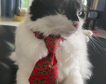 Handmade Cat Dog Christmas Bow Tie Red Holly Adjustable