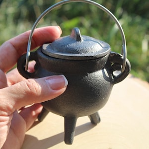 Hand-Crafted Mini Cast Iron Cauldron – The Magic Folks
