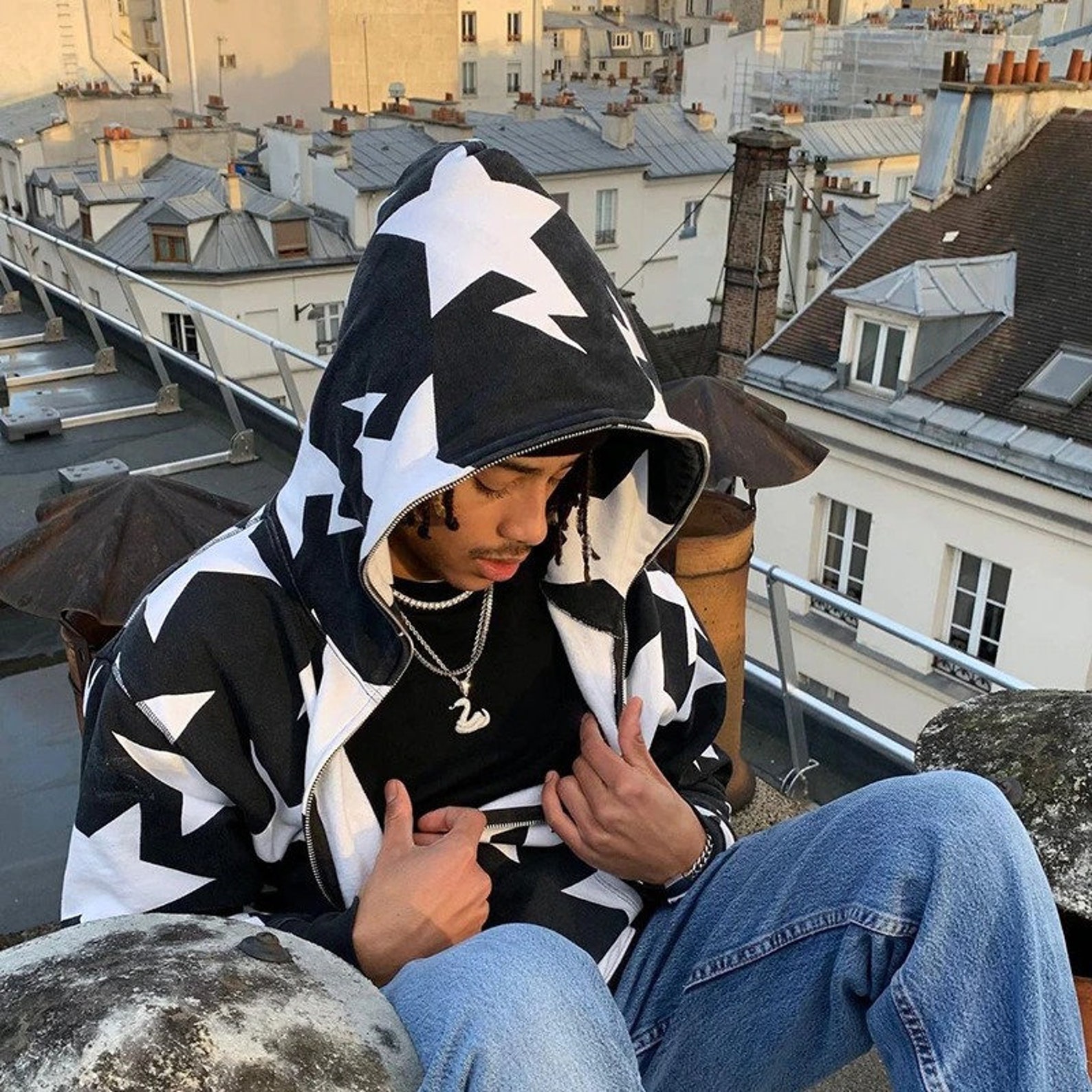 What Is Acubi Fashion? Cultural Origin & Popular Outfits 17 Star Print Zip Up Hoodie